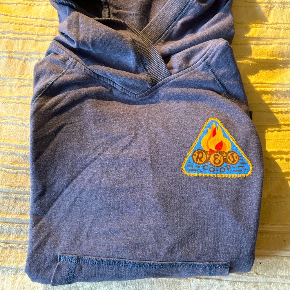 #REI boys blue sweatshirt pullover hoodie, great condition, size 8